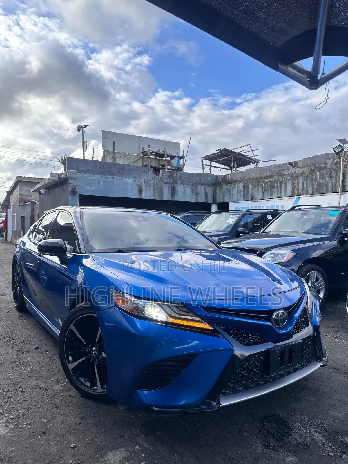 Toyota Camry XLE V6 (3.5L V6 8A) 2019 Blue