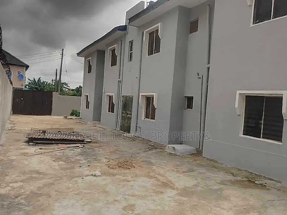 3bdrm Block of Flats in Akesan Igando Lagos for sale