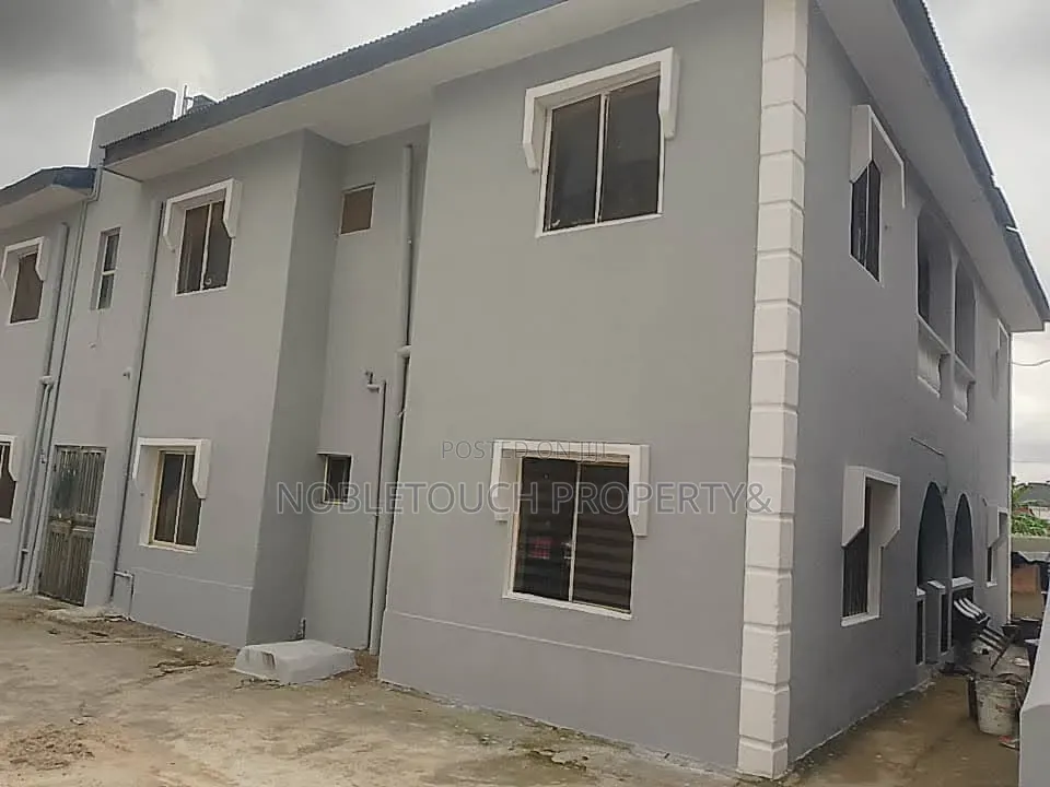 3bdrm Block of Flats in Akesan Igando Lagos for sale