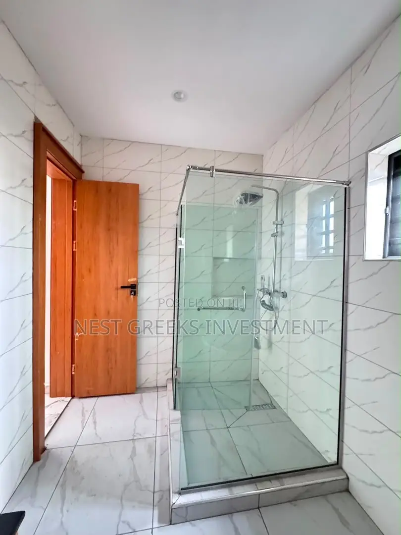 4bdrm Duplex in Surulere for sale