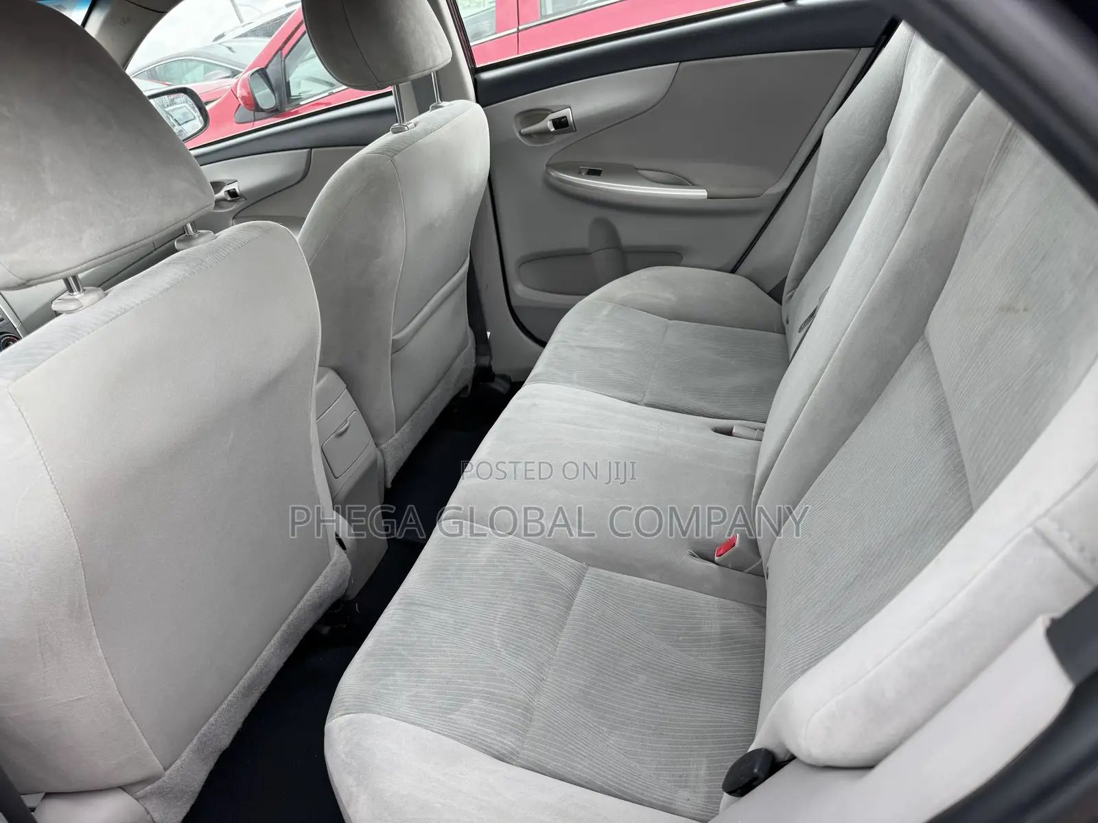 Toyota Corolla LE 4dr Sedan (1.8L 4cyl 4A) 2011 Gray