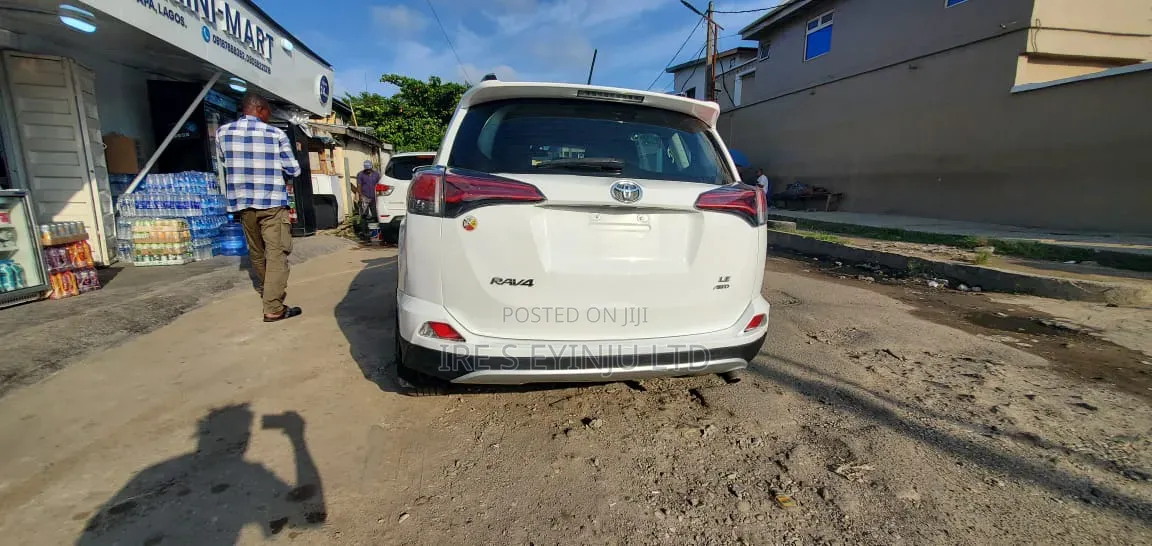 Toyota RAV4 2015 White