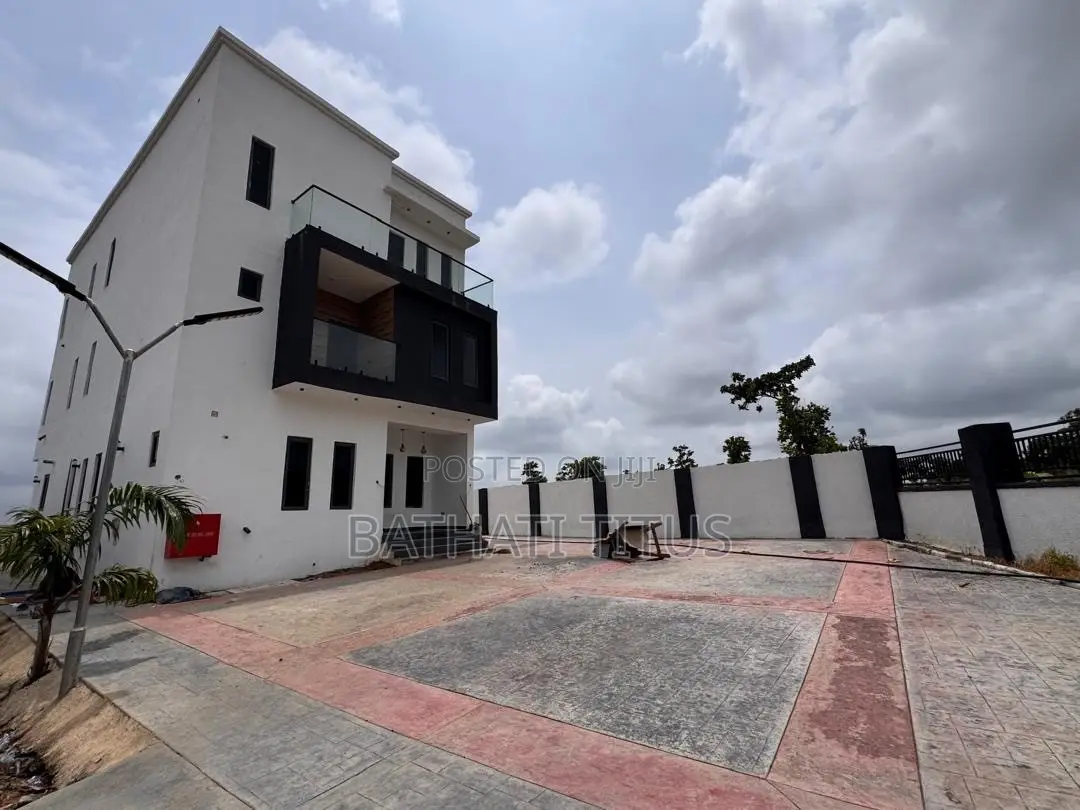 5bdrm Duplex in Life Camp for sale
