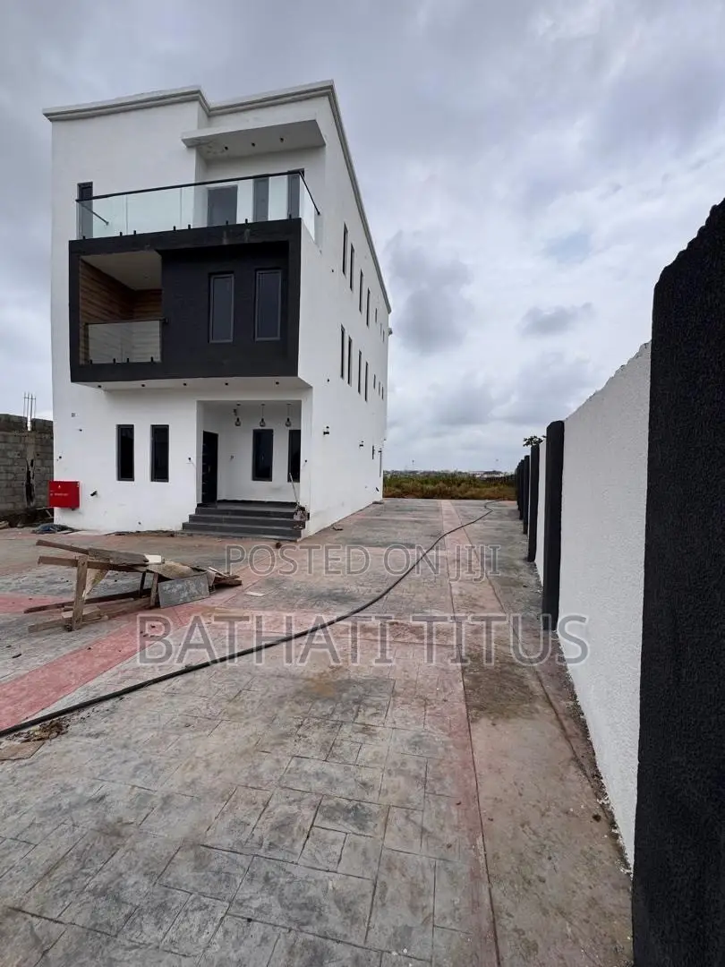 5bdrm Duplex in Life Camp for sale