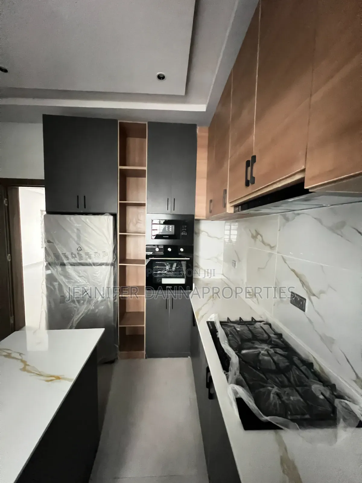 4bdrm Duplex in Ogombo for sale