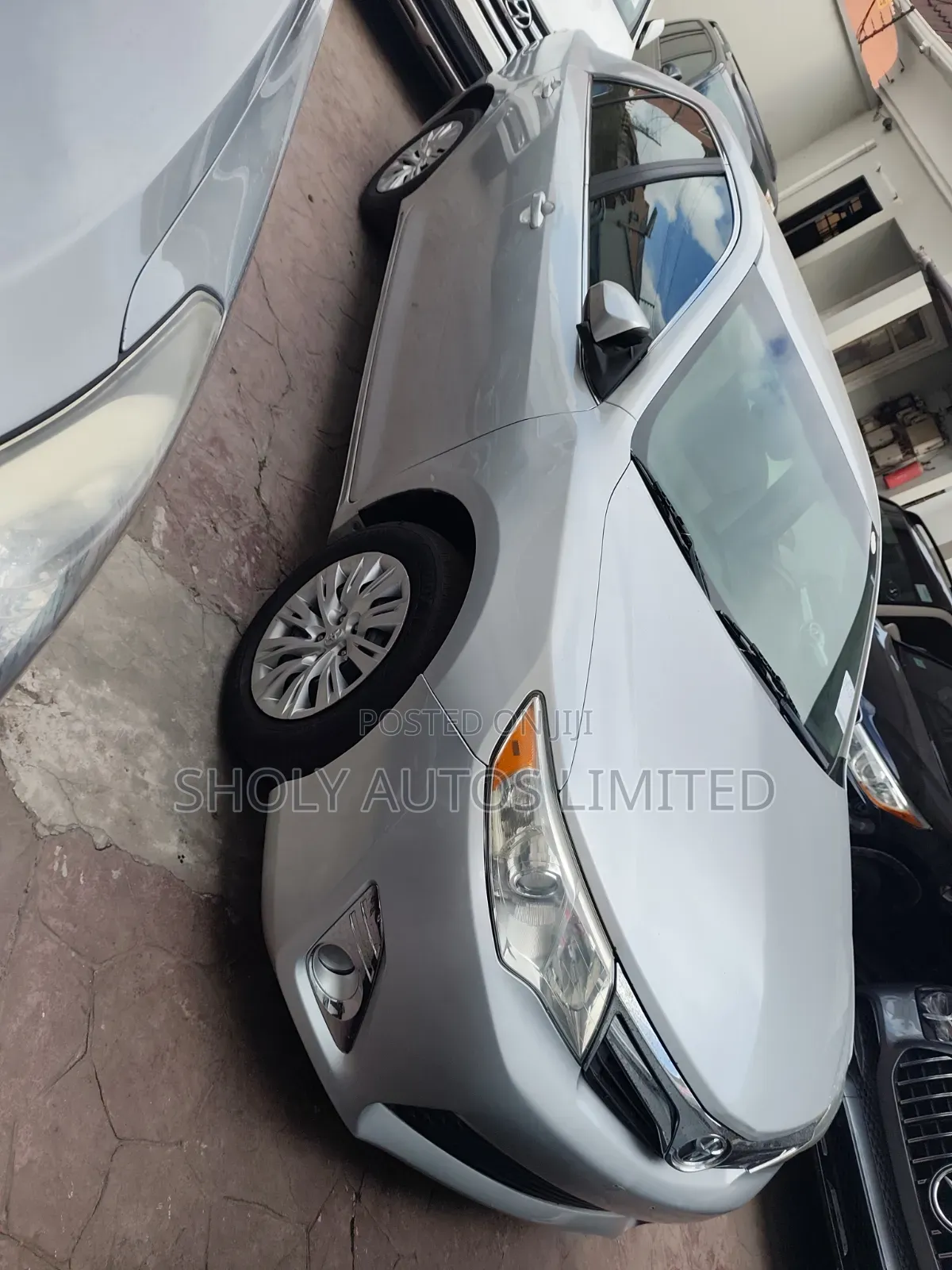 Toyota Camry LE 4dr Sedan (2.5L 4cyl 6A) 2013 Silver