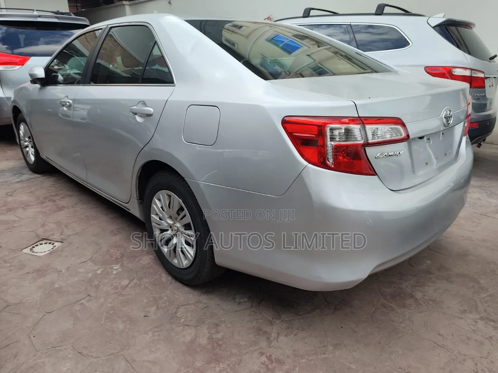 Toyota Camry LE 4dr Sedan (2.5L 4cyl 6A) 2013 Silver