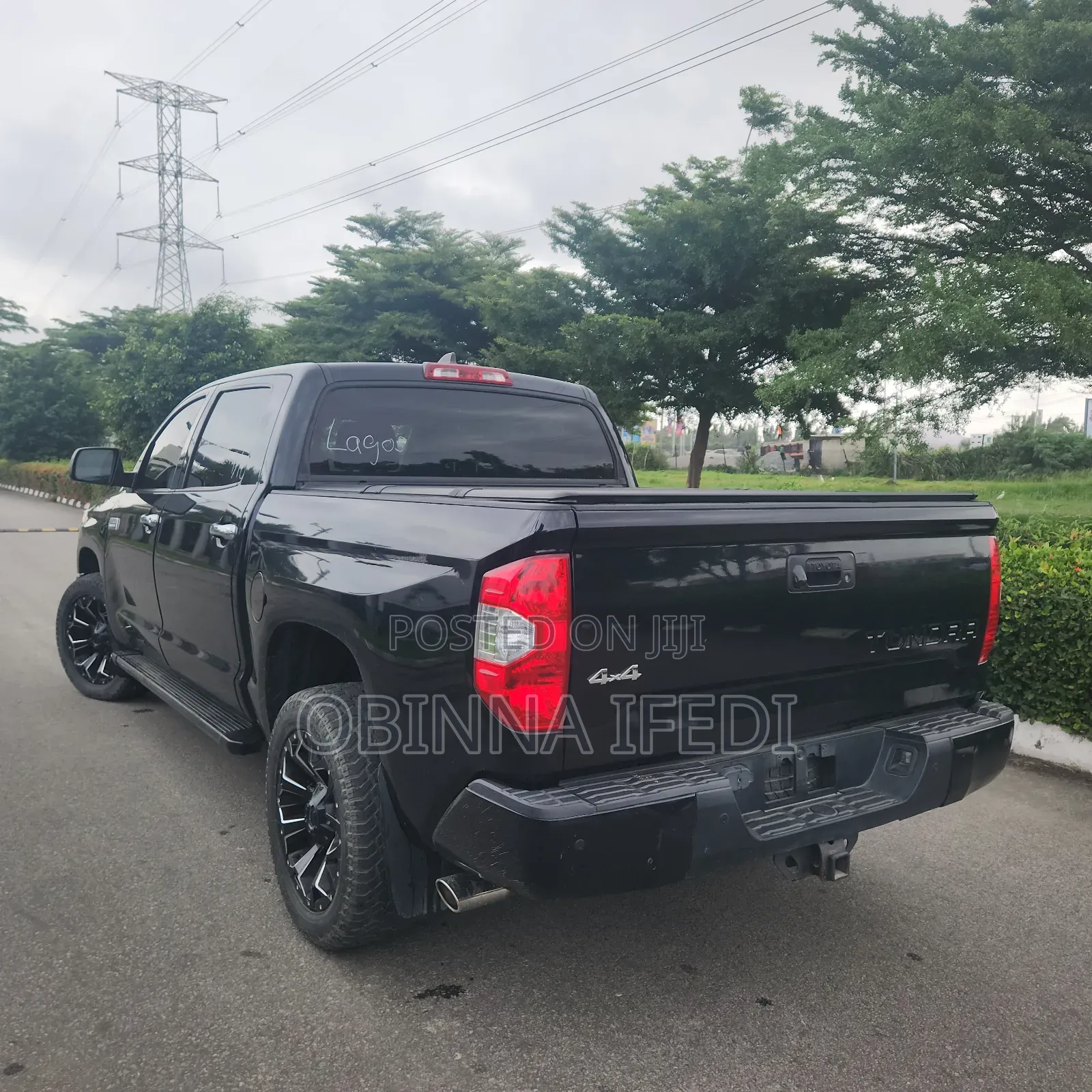 Toyota Tundra 2022 Black