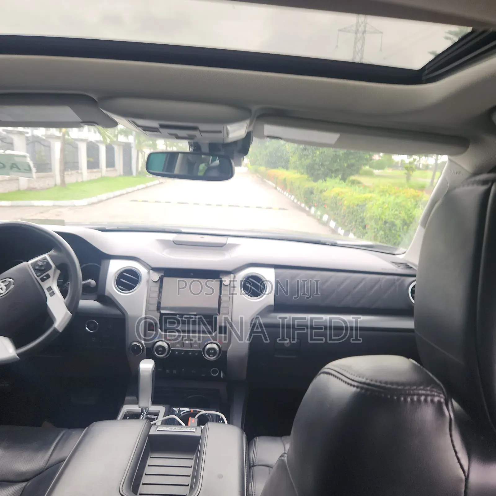 Toyota Tundra 2022 Black