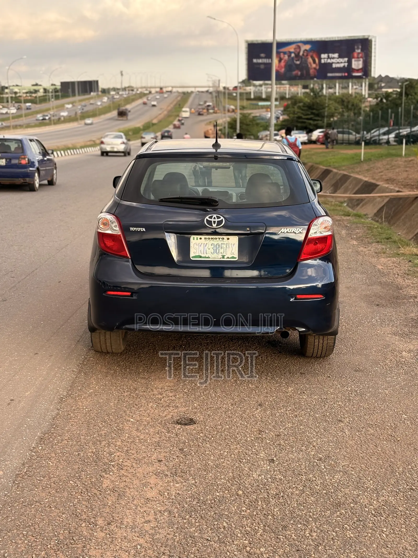 Toyota Matrix Hatchback FWD (1.8L 4cyl 5M) 2010 Blue