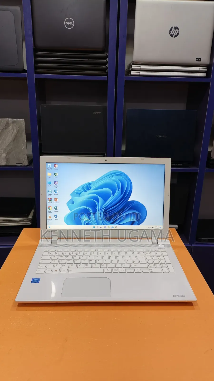 Laptop Toshiba Satellite L50 8GB Intel Celeron HDD 320GB