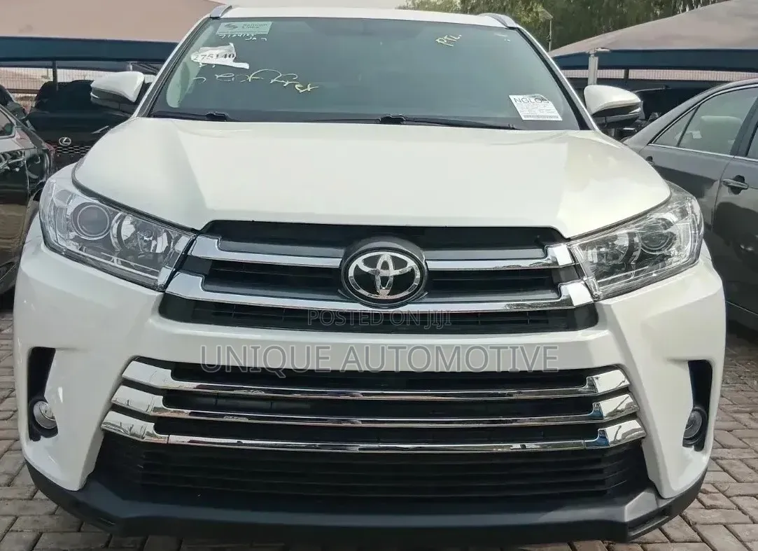 Toyota Highlander XLE V6 4x4 (3.5L 6cyl 6A) 2016 Off white