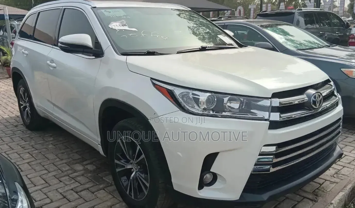 Toyota Highlander XLE V6 4x4 (3.5L 6cyl 6A) 2016 Off white