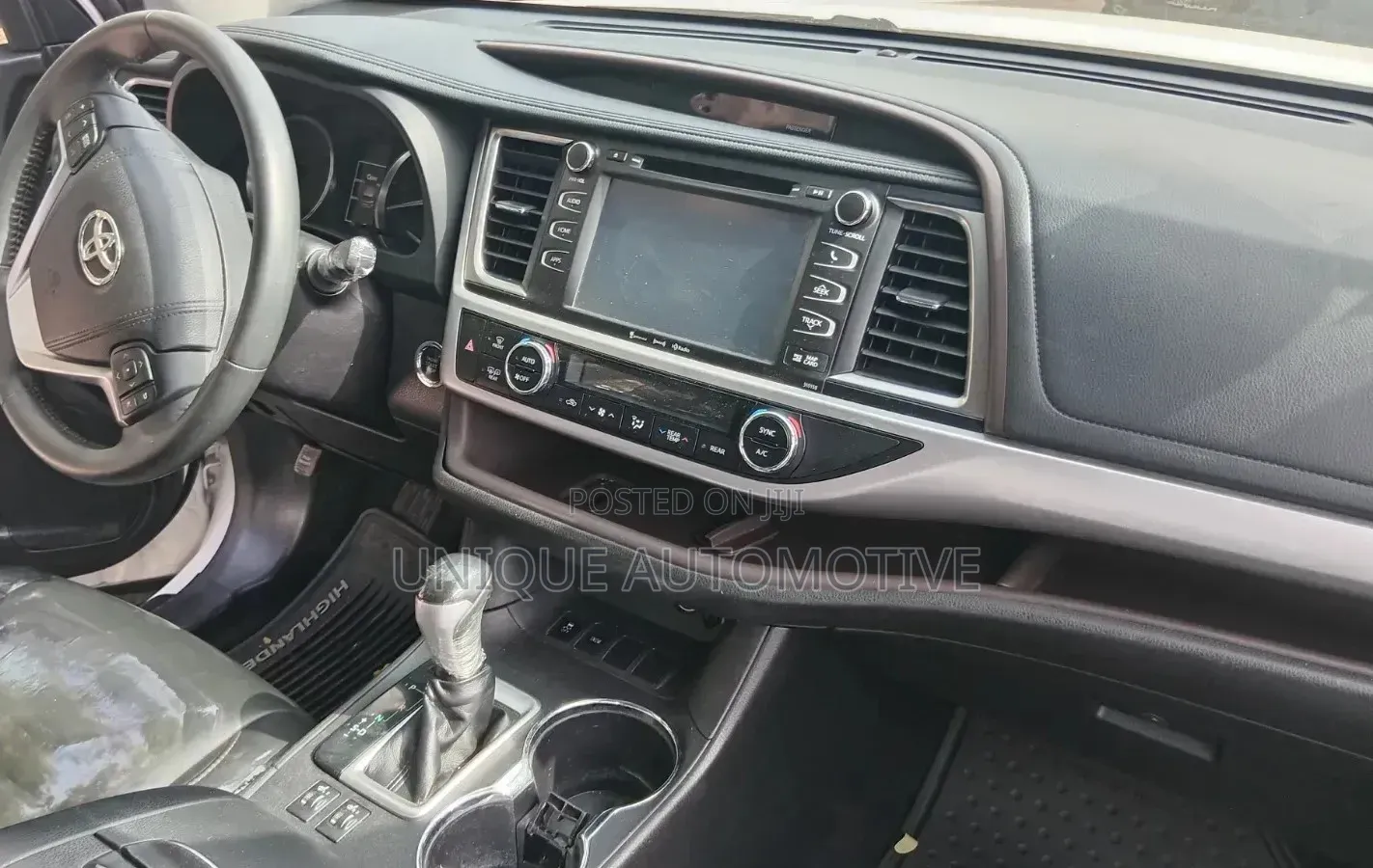 Toyota Highlander XLE V6 4x4 (3.5L 6cyl 6A) 2016 Off white