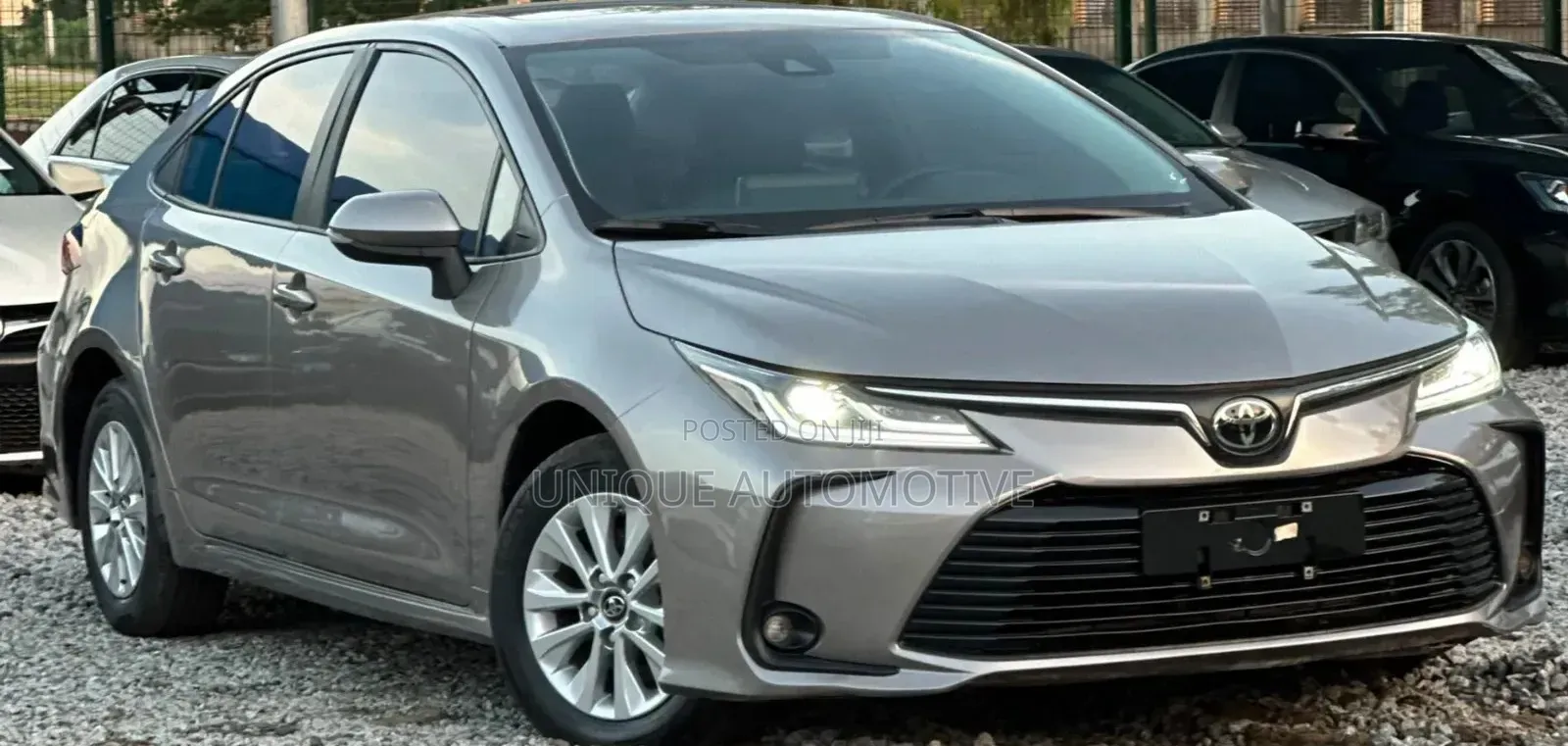 Toyota Corolla XSE 2023 Gold