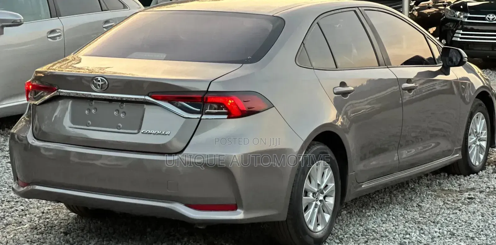 Toyota Corolla XSE 2023 Gold