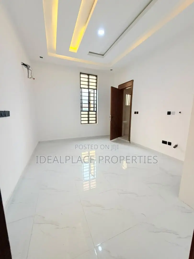 4bdrm Duplex in Oko-Oba for sale