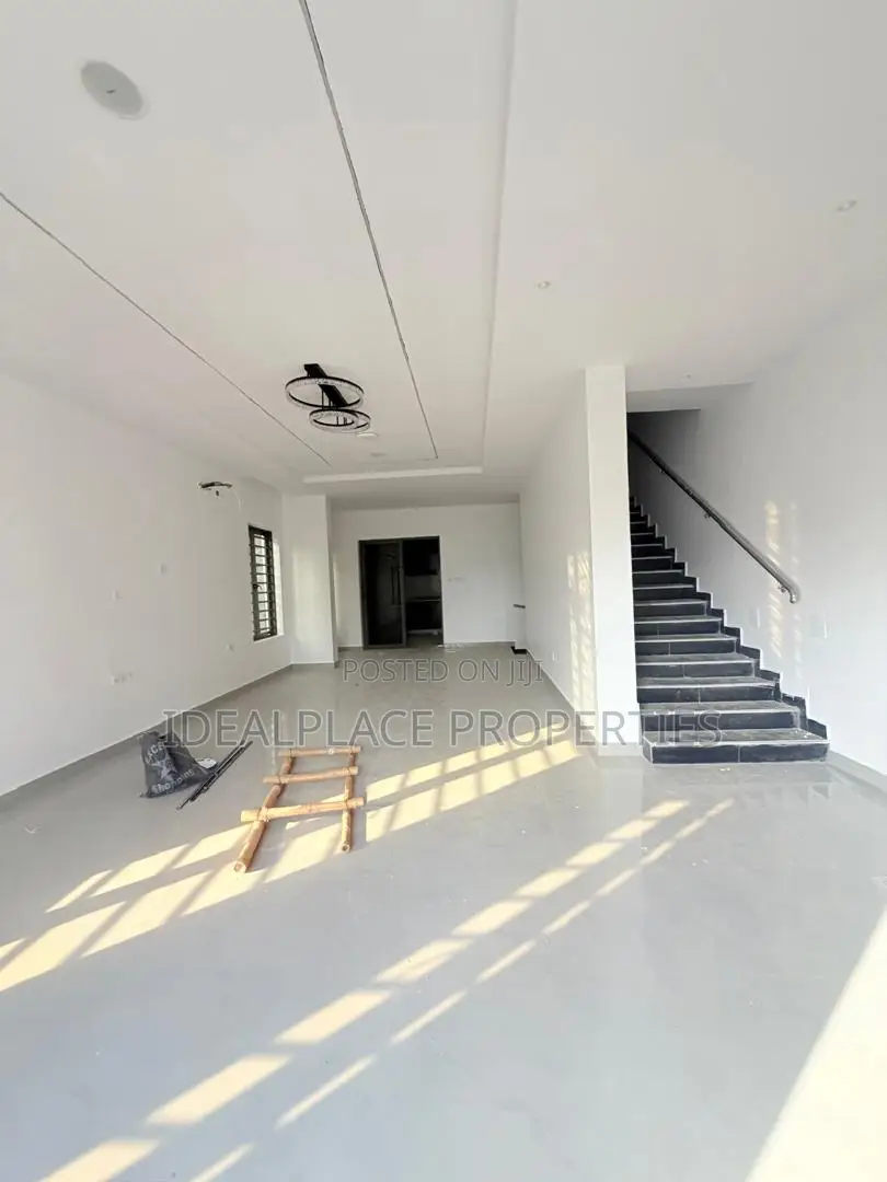 4bdrm Duplex in Adeniyi Jones for rent