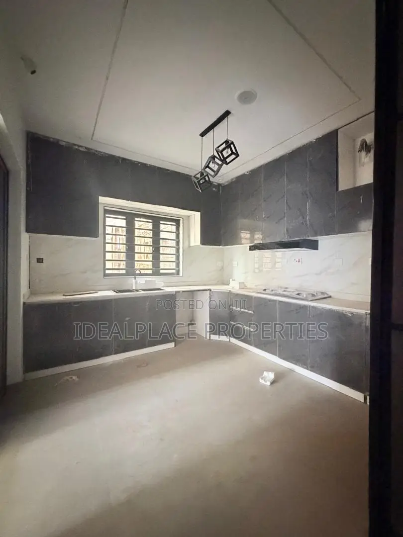4bdrm Duplex in Adeniyi Jones for rent
