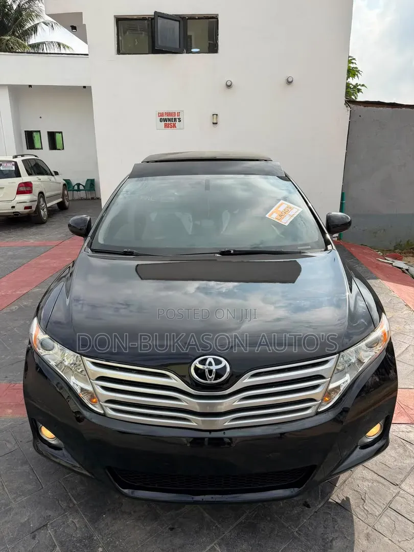 Toyota Venza XLE 2010 Black