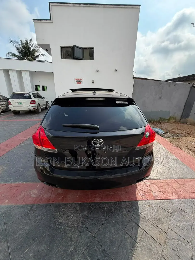 Toyota Venza XLE 2010 Black