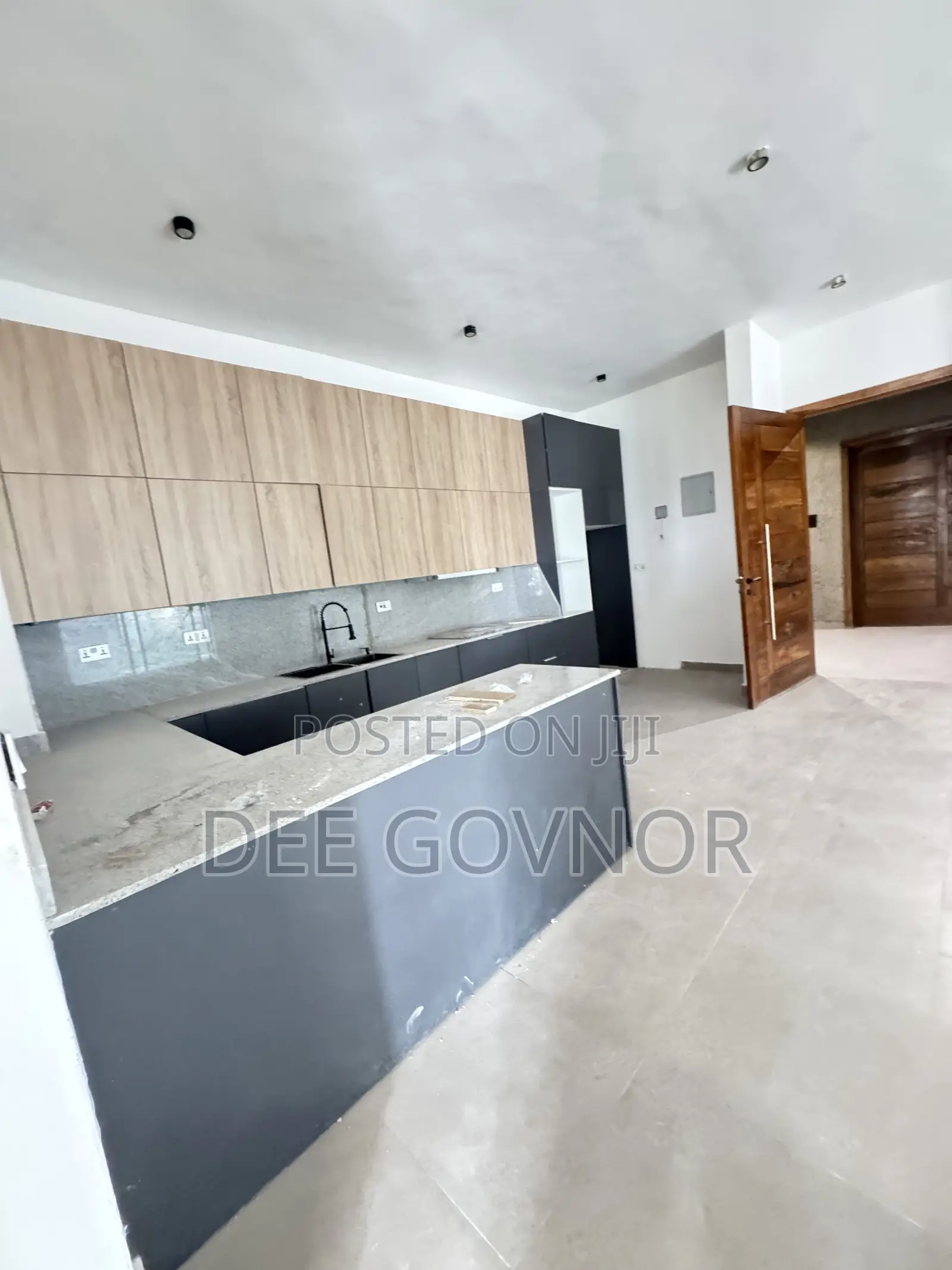 2bdrm Apartment in Sea Gate, Lekki Phase 2 for rent
