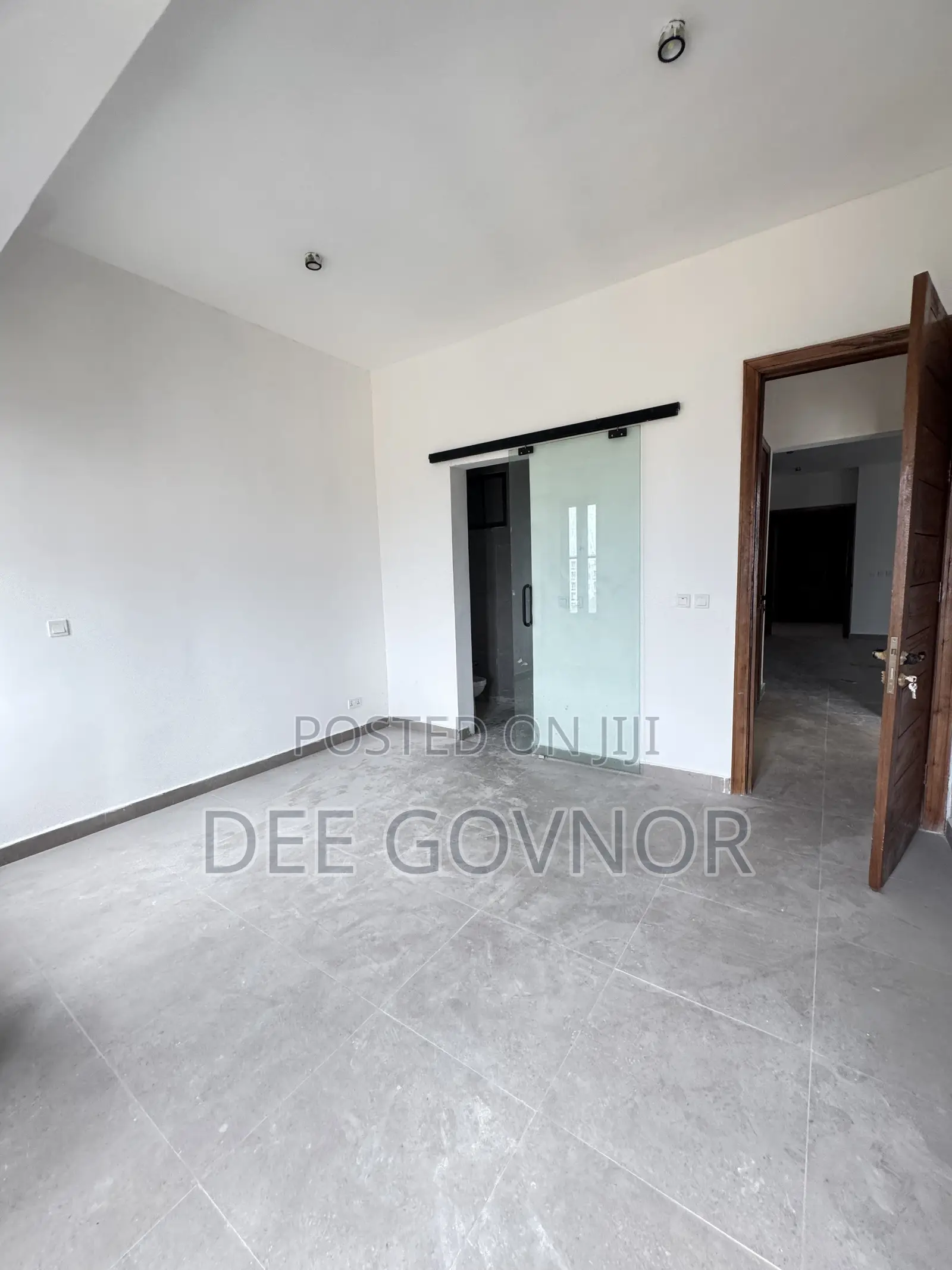 2bdrm Apartment in Sea Gate, Lekki Phase 2 for rent