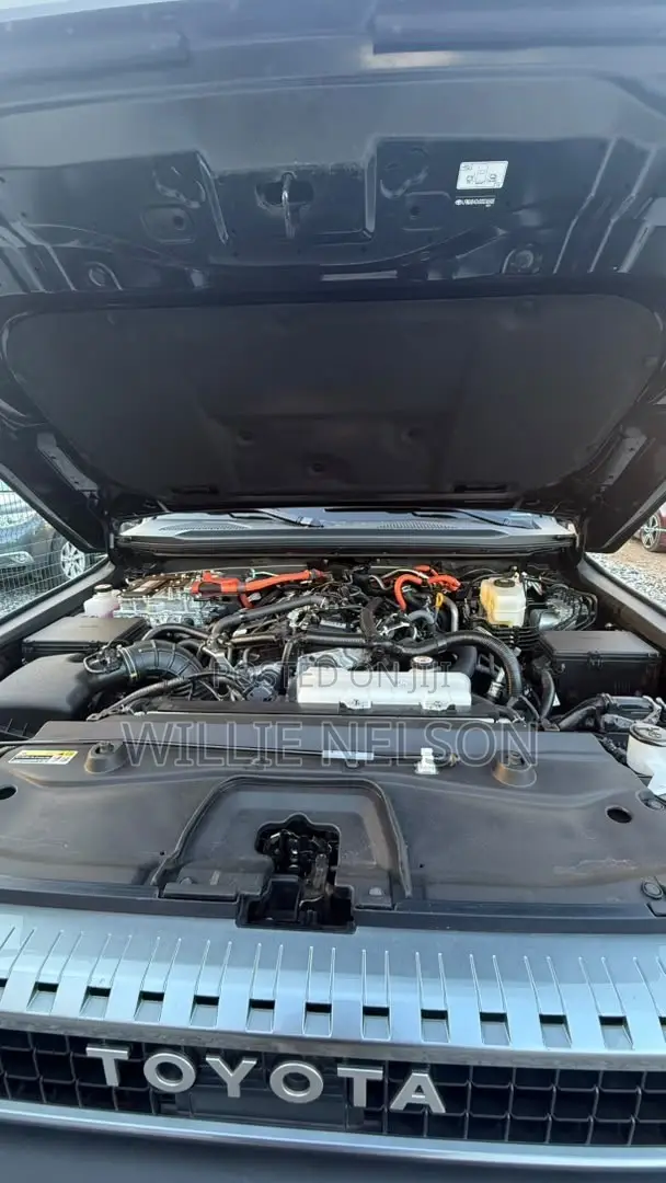New Toyota Land Cruiser Prado 2.4 Hybrid 2025 Black