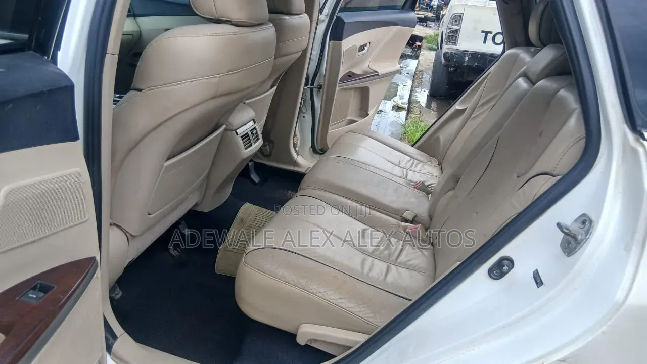 Toyota Venza 2012 White
