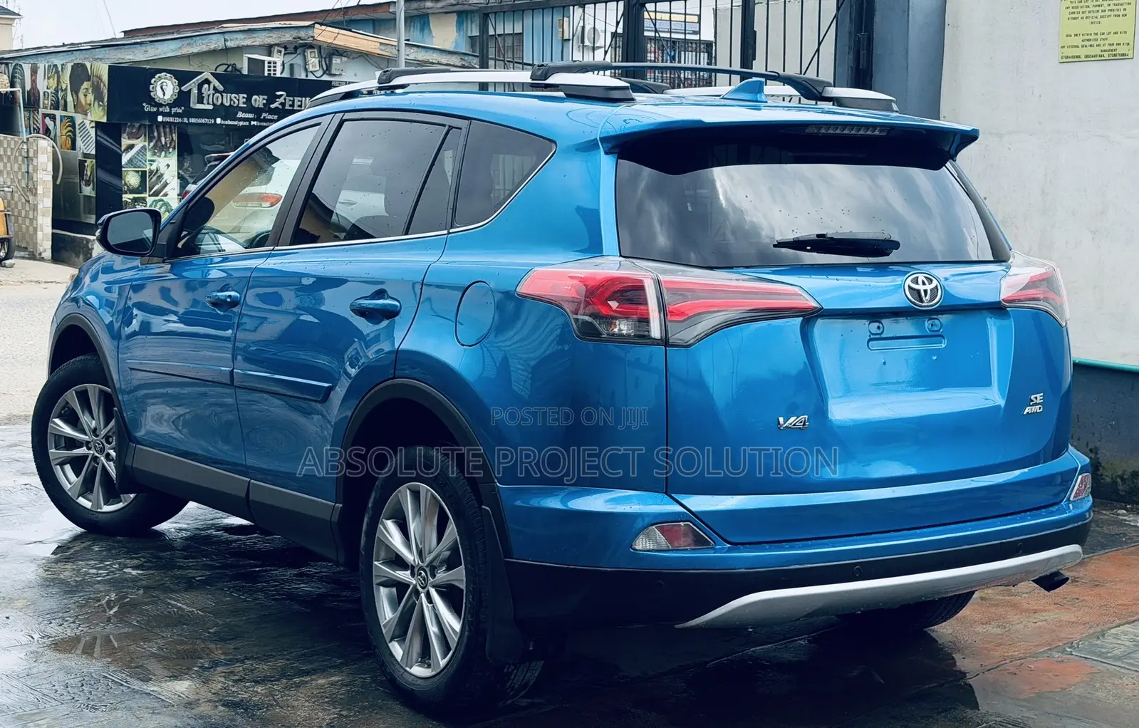 Toyota RAV4 SE AWD (2.5L 4cyl 6A) 2017 Blue
