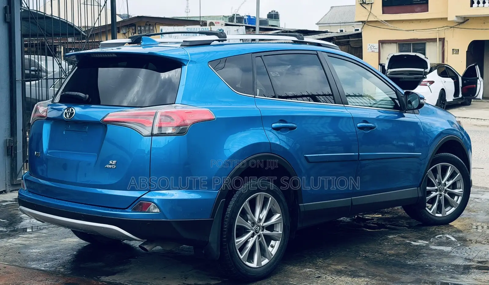 Toyota RAV4 SE AWD (2.5L 4cyl 6A) 2017 Blue