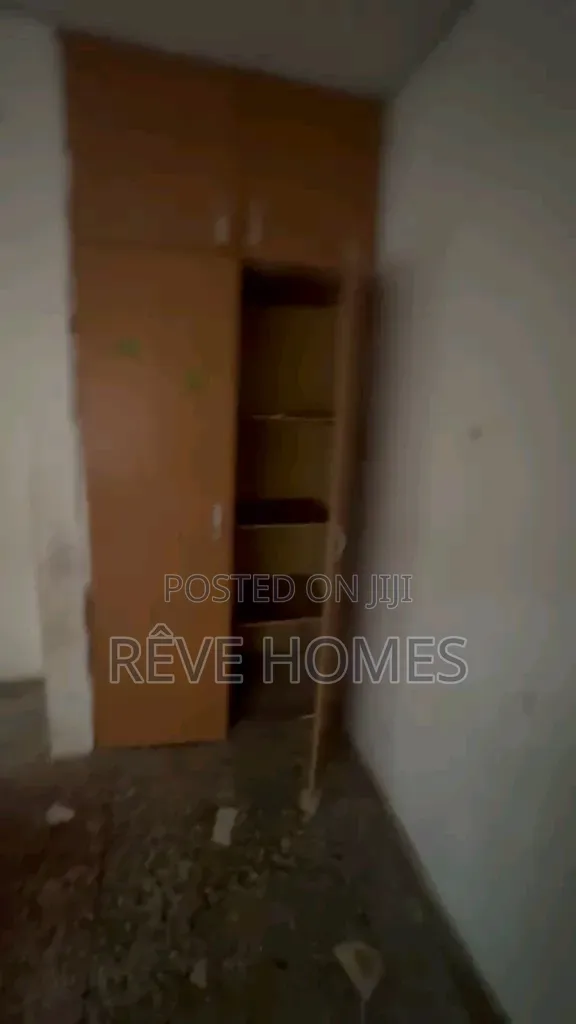 Mini Flat in Soluyi for rent
