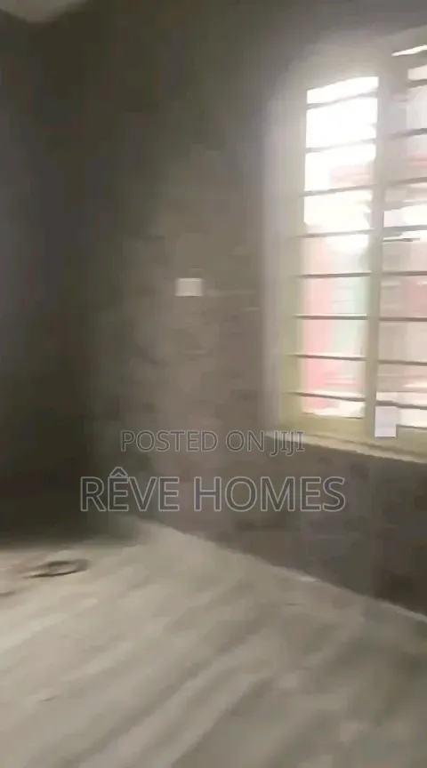 Mini Flat in Soluyi for rent