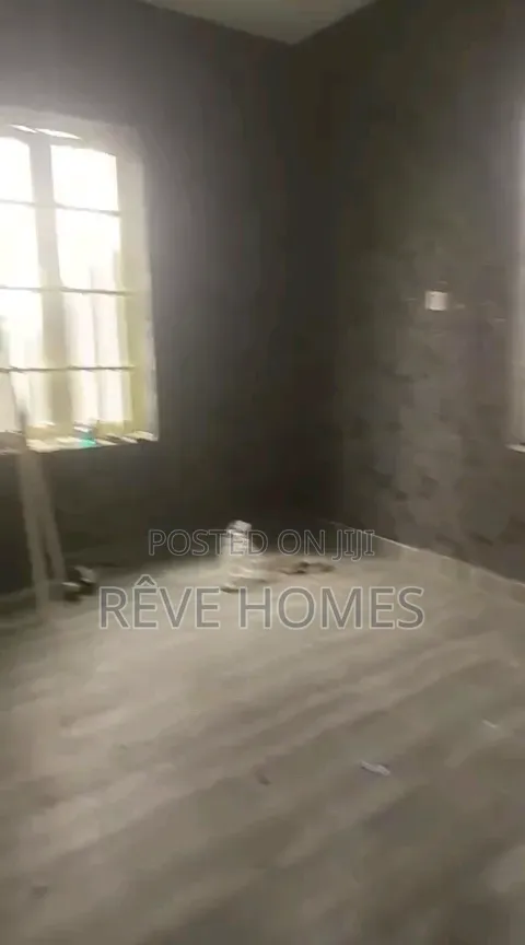 Mini Flat in Soluyi for rent