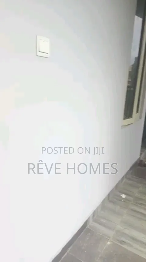 Mini Flat in Soluyi for rent