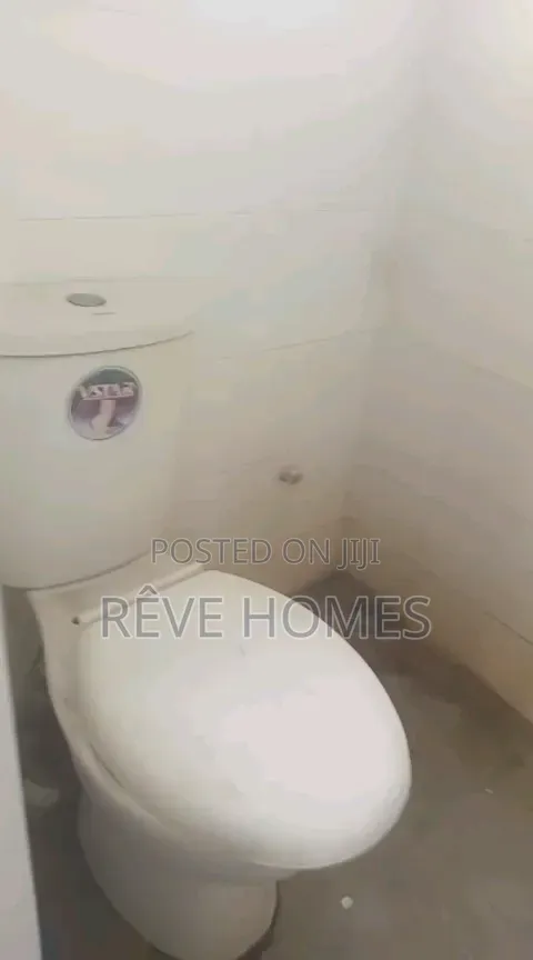 Mini Flat in Soluyi for rent