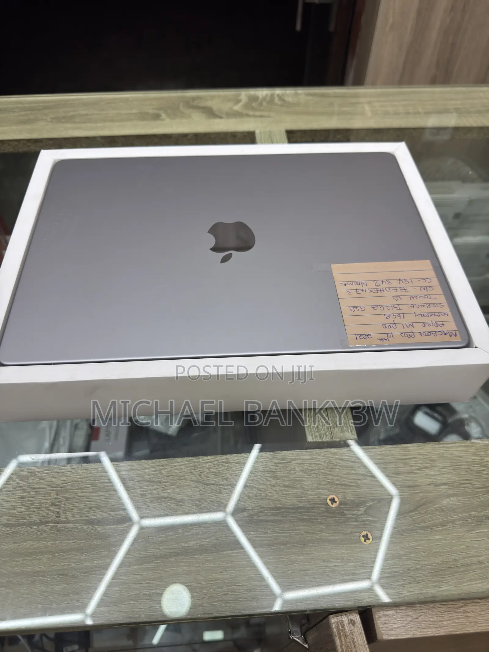 Laptop Apple MacBook Pro 2020 M1 16GB Apple M1 Pro SSD 512GB