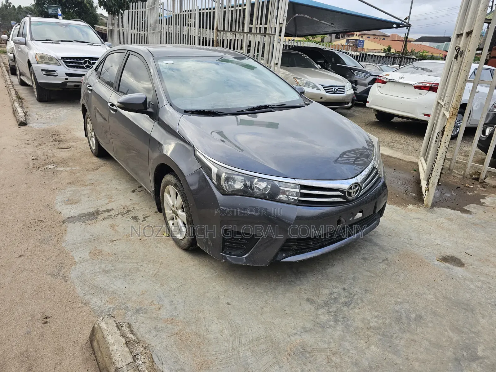Toyota Corolla L 4dr Sedan (1.8L 4cyl 6M) 2014 Gray