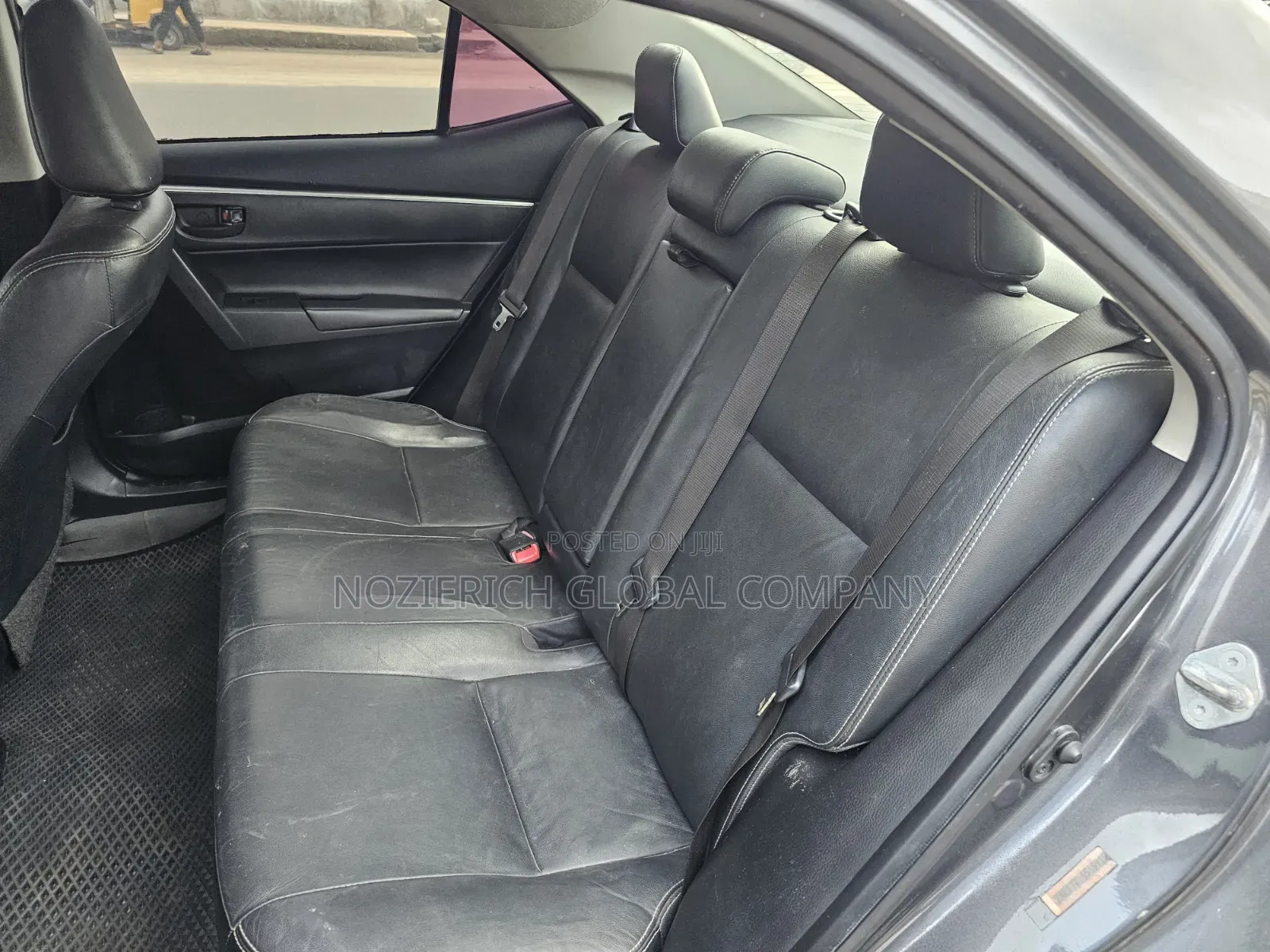 Toyota Corolla L 4dr Sedan (1.8L 4cyl 6M) 2014 Gray