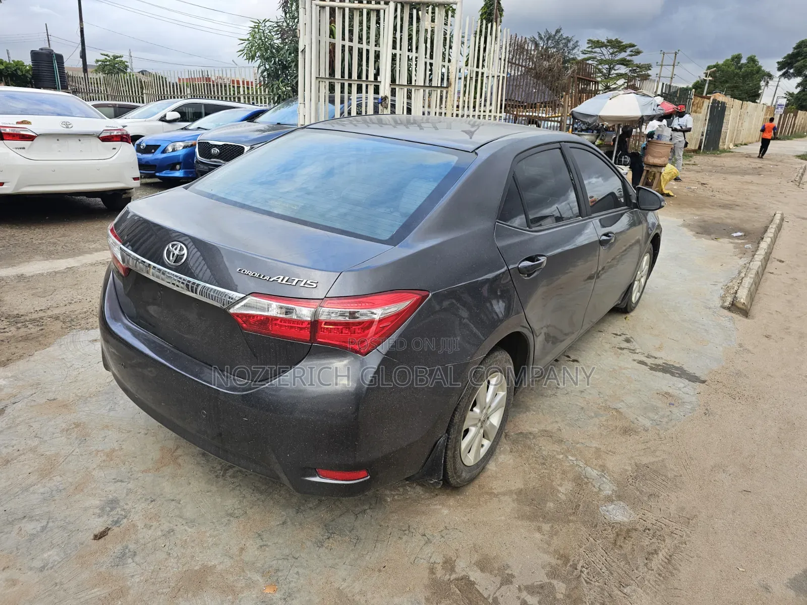 Toyota Corolla L 4dr Sedan (1.8L 4cyl 6M) 2014 Gray