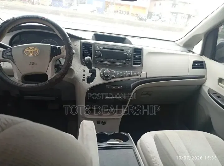 Toyota Sienna 2015 Gray