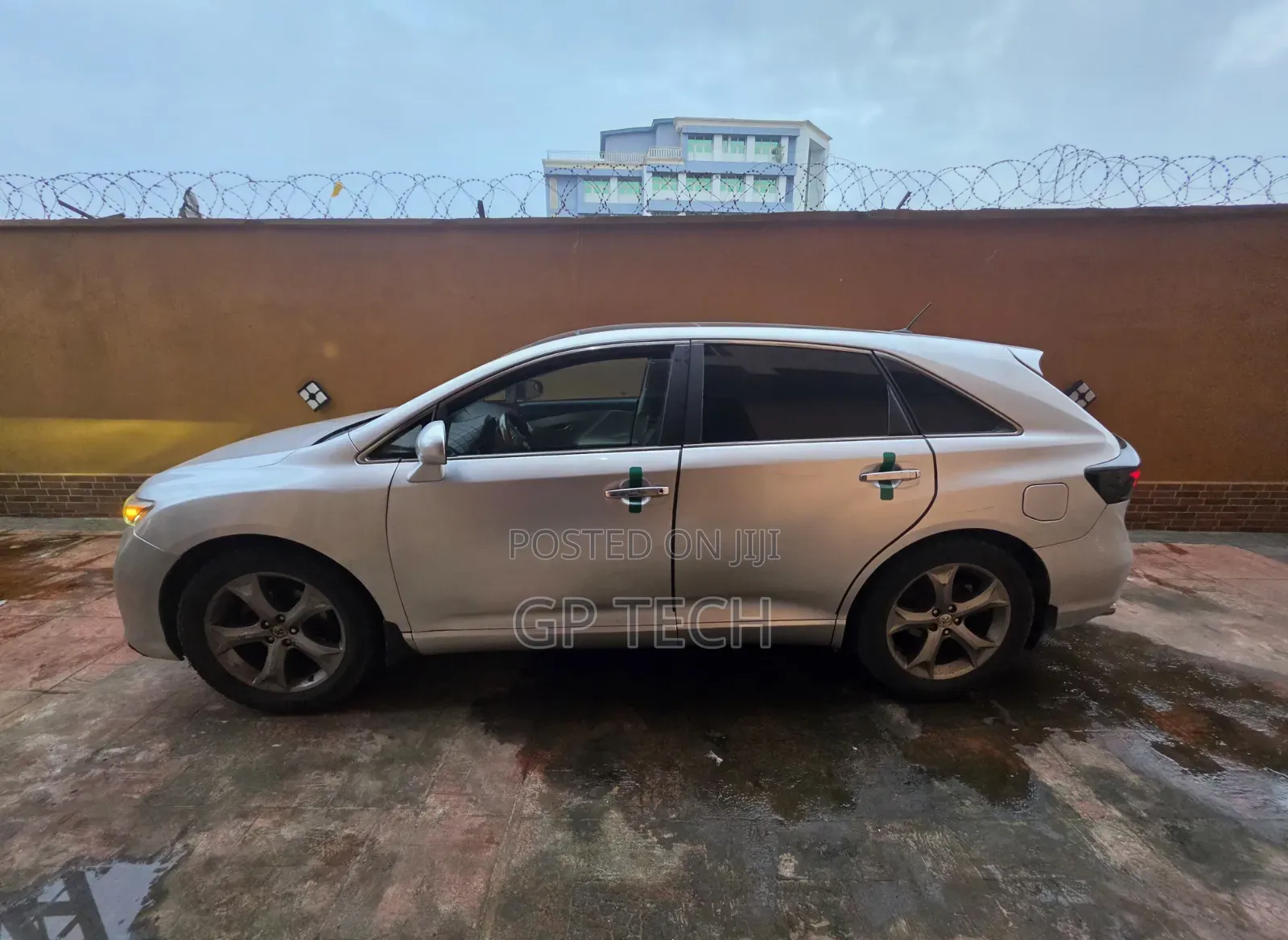 Toyota Venza V6 2010 Silver