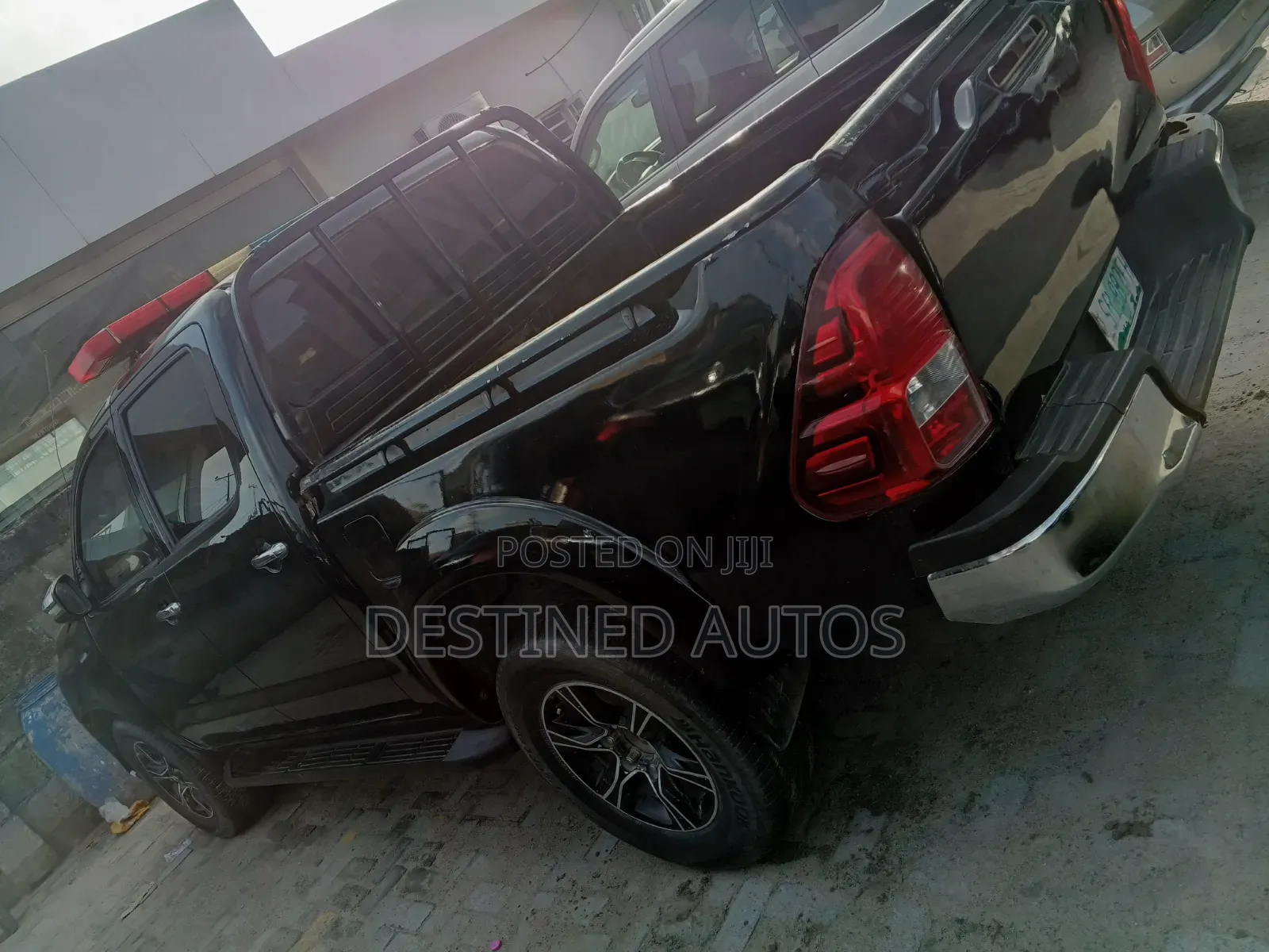 Toyota Hilux 2013 Black