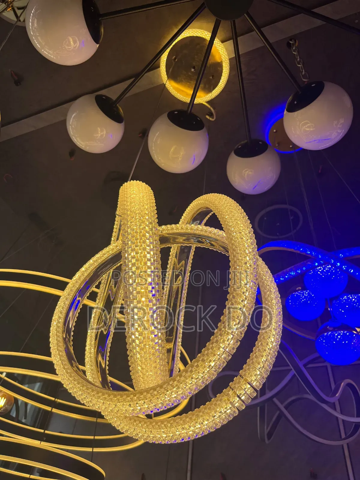 Dropting Chandelier