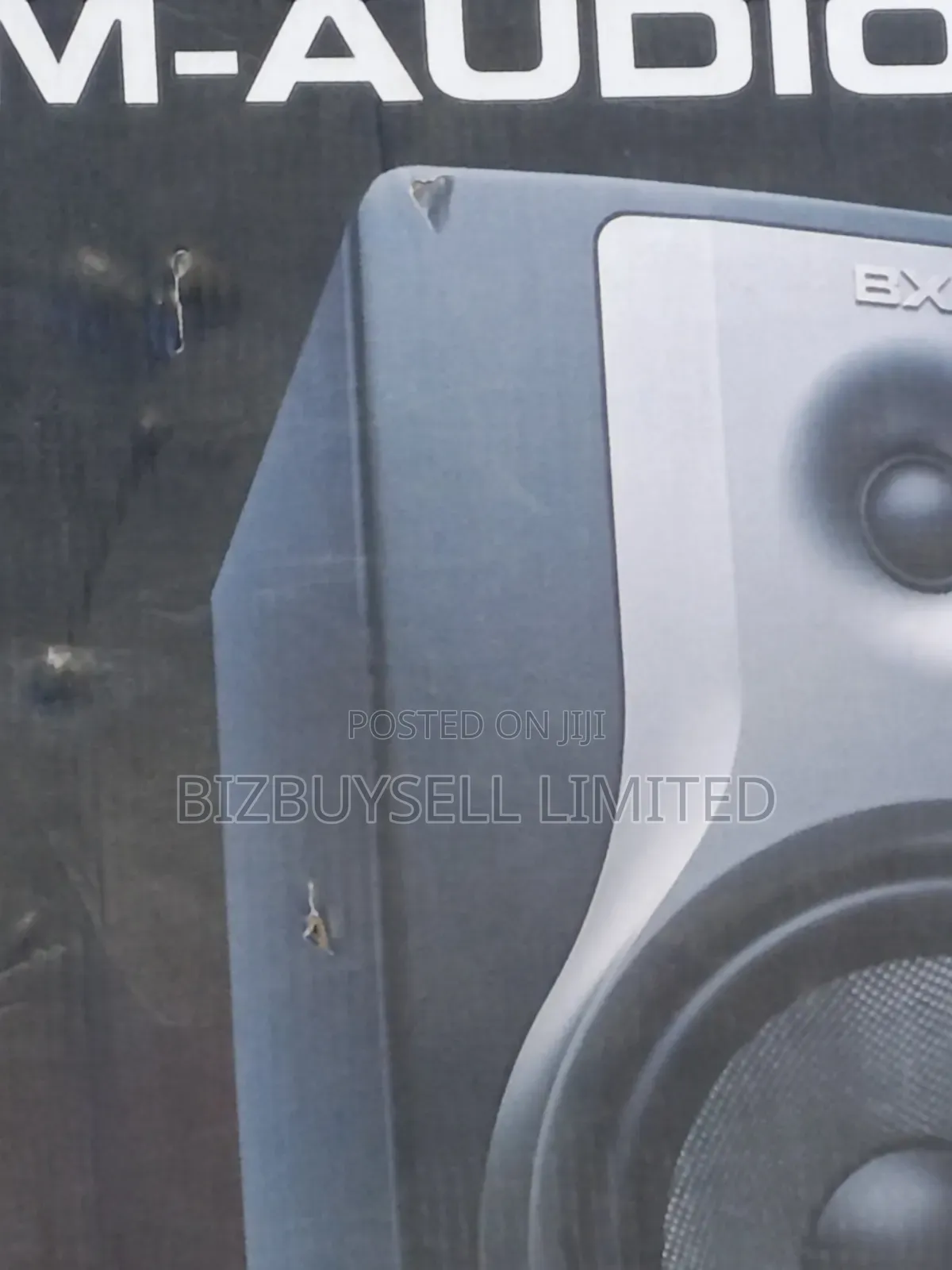 M-Audio BX8 Carbon Active Studio Monitor Box Featuring an 8-Inch Low