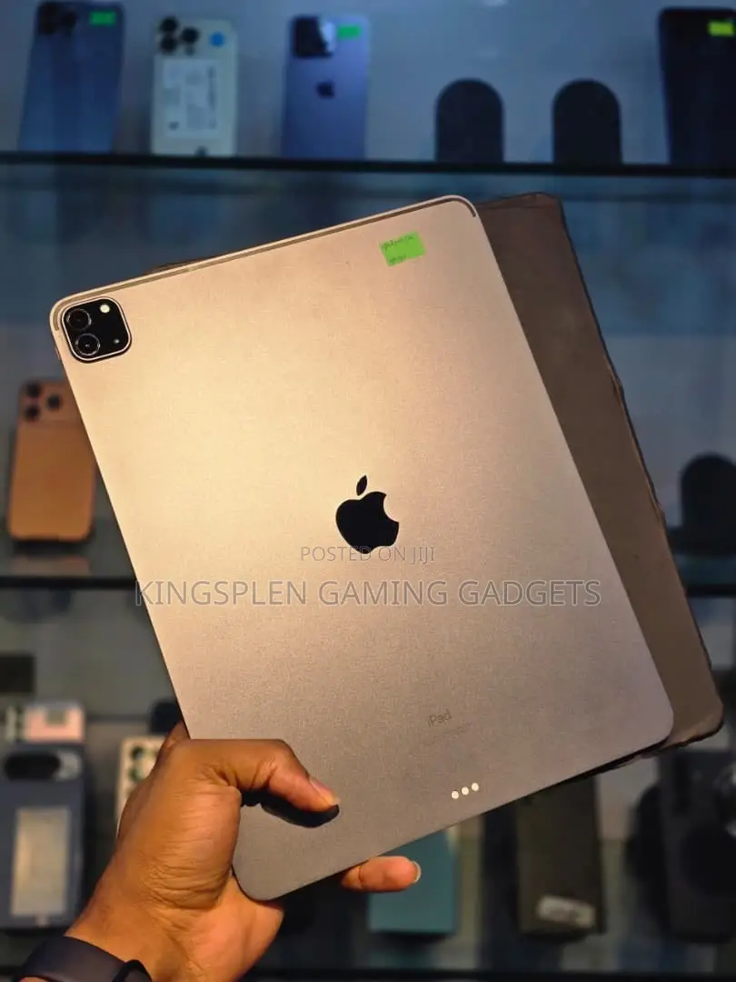 Apple iPad Pro 12.9 (2022) 256 GB Gray