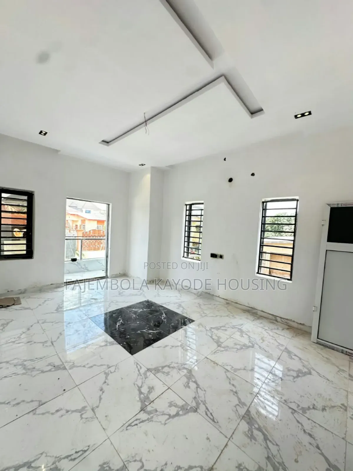5bdrm Duplex in Eleyele for sale