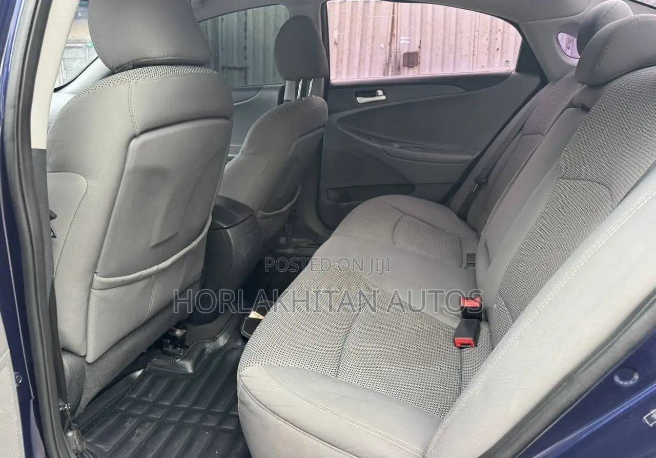 Hyundai Sonata Limited 2.0T Sedan (2.0L 4cyl 6A) 2012 Blue