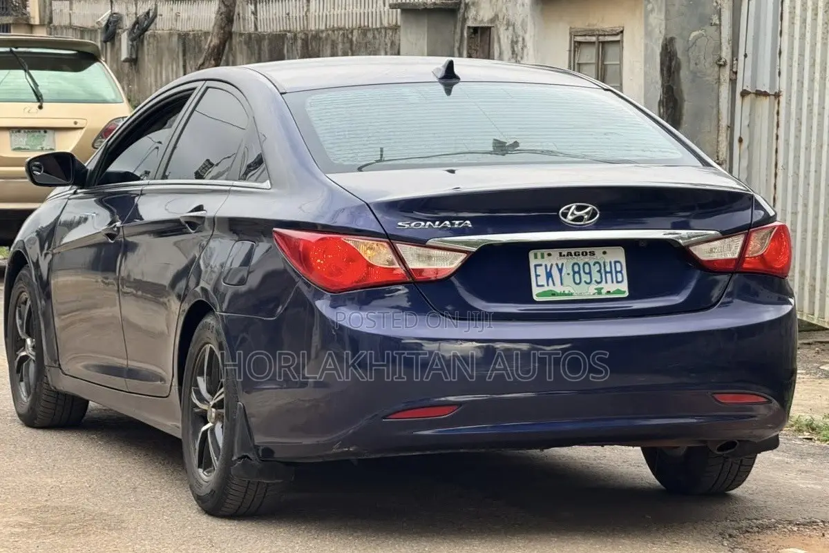 Hyundai Sonata Limited 2.0T Sedan (2.0L 4cyl 6A) 2012 Blue