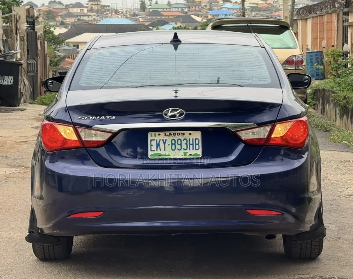 Hyundai Sonata Limited 2.0T Sedan (2.0L 4cyl 6A) 2012 Blue